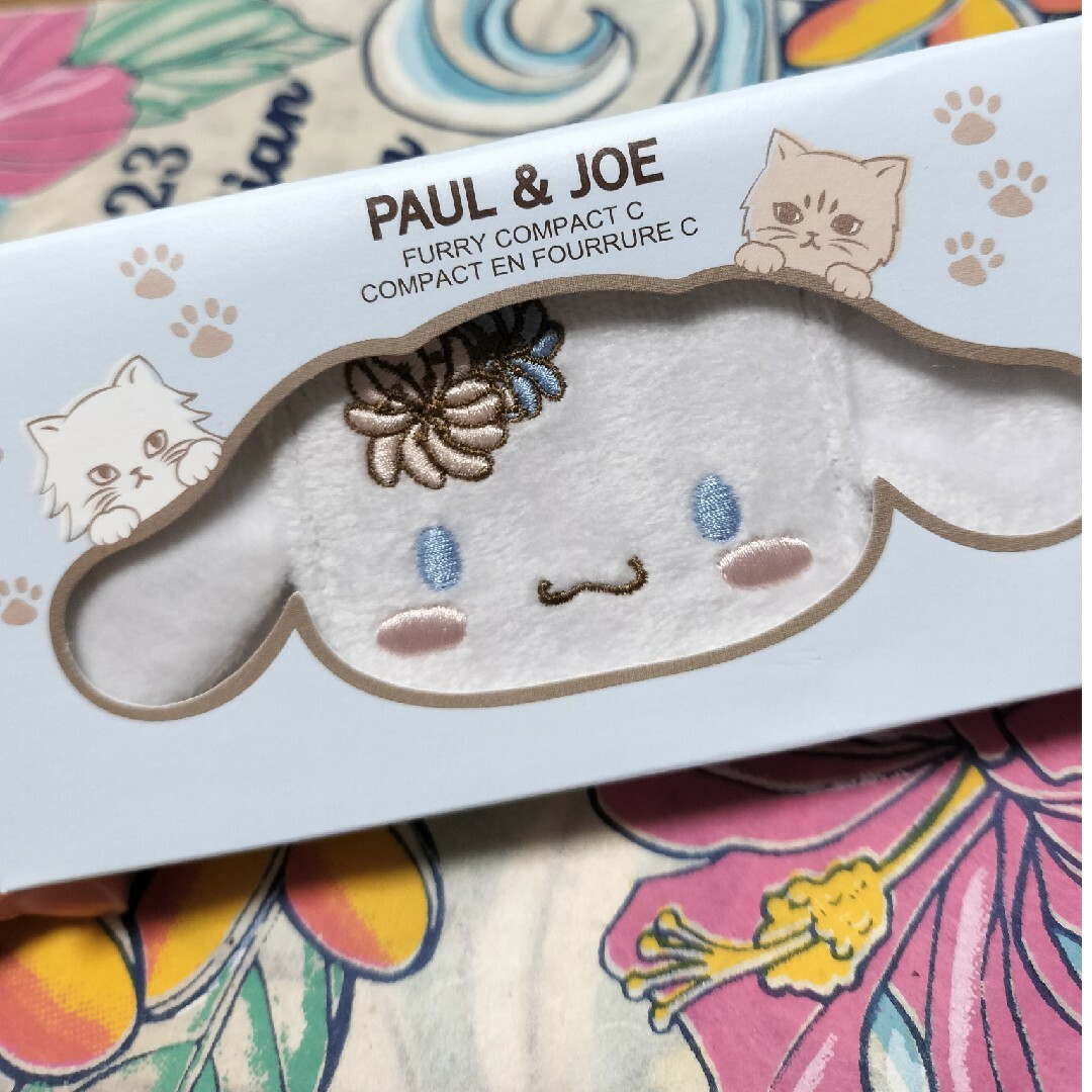 PAUL & JOE(ポールアンドジョー)のPaul & JOE シナモロール ファーリーコンパクトケース エンタメ/ホビーのおもちゃ/ぬいぐるみ(キャラクターグッズ)の商品写真