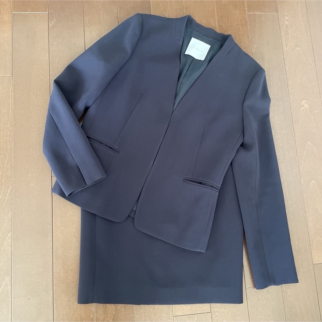 ESTNATION(エストネーション)のノーカラージャケット & スカート セットアップ スーツ レディースのフォーマル/ドレス(スーツ)の商品写真