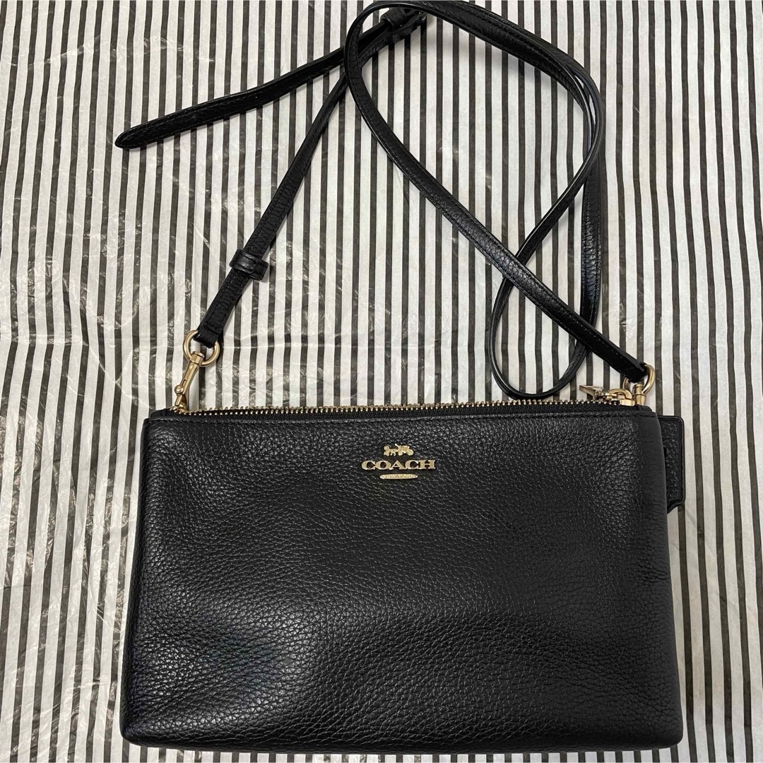 COACH(コーチ)の極美品! COACH /コーチショルダーバック　黒　クロスボディ レディースのバッグ(ショルダーバッグ)の商品写真