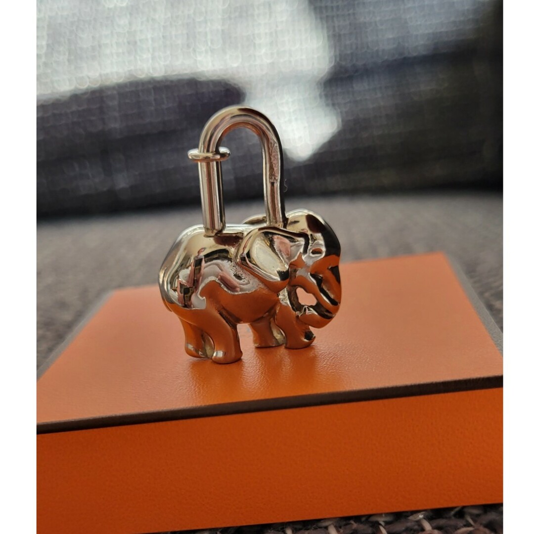 Hermes(エルメス)の【希少美品】人気早い者勝ちです【1997年HERMES限定】 エレファントカデナ レディースのアクセサリー(チャーム)の商品写真