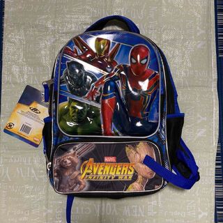 アベンジャーズ　キッズリュック　新品未使用