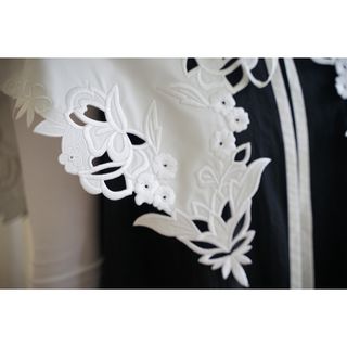 SHE Tokyo Daisy embroidery white 付け襟(つけ襟)