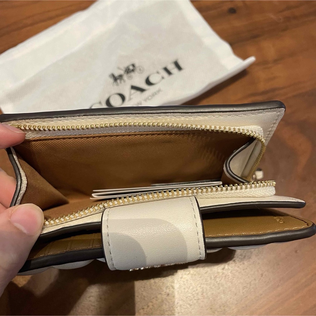 COACH(コーチ)のcoach 折り財布 レディースのファッション小物(財布)の商品写真