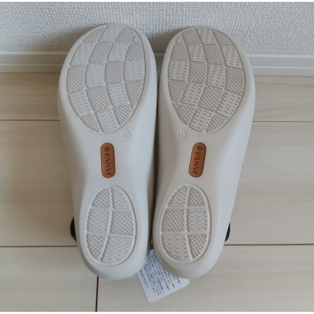 （716）【A】オフホワイト サンダル（LLサイズ） レディースの靴/シューズ(サンダル)の商品写真