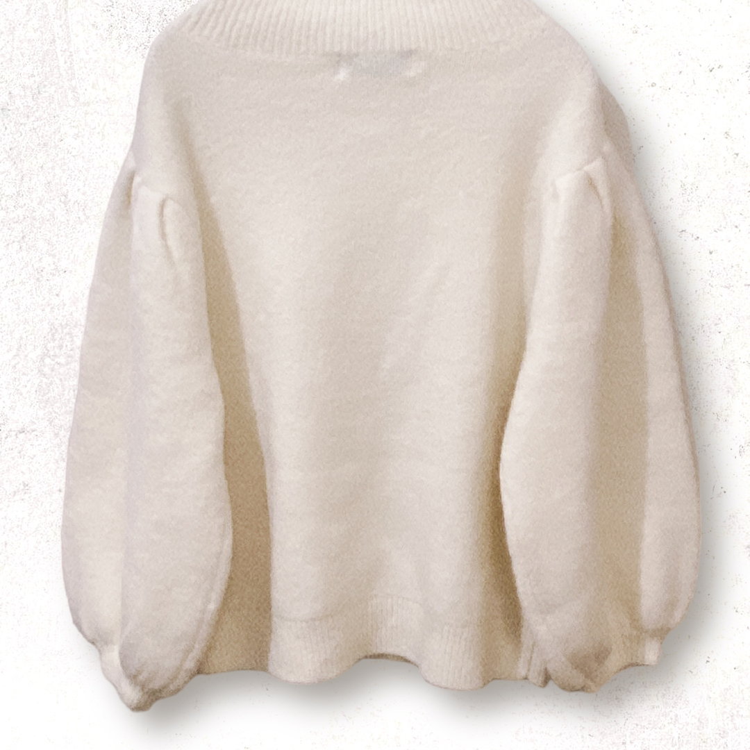 【RiLi tokyo】パフスリーブニット 可愛い 美品 白 レディースのトップス(ニット/セーター)の商品写真