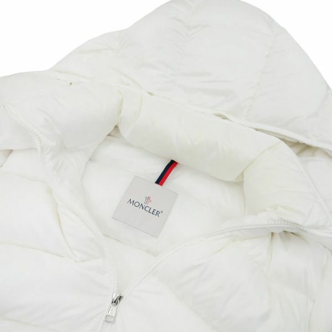 MONCLER(モンクレール)のモンクレール 2019 WILLM ロゴワッペン トリコロール ジップアップ ダウン ジャケット ブルゾン 46122 メンズのジャケット/アウター(ダウンジャケット)の商品写真