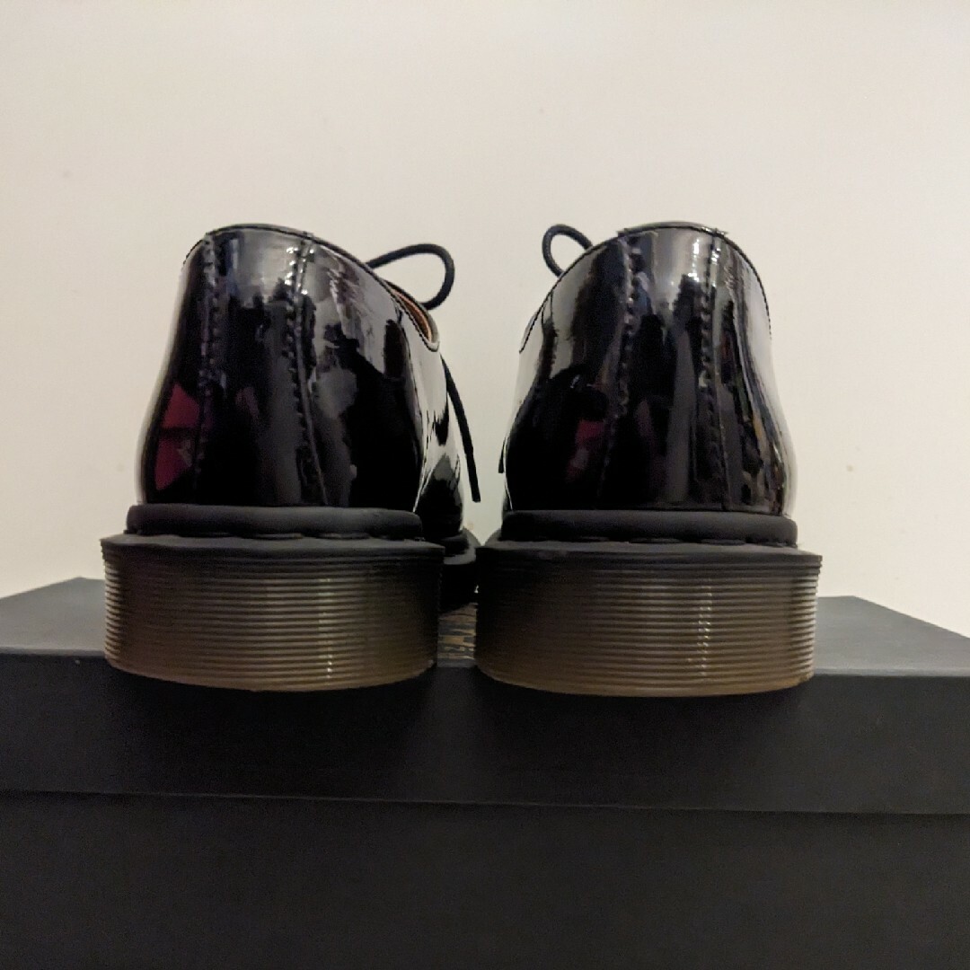 Dr.Martens(ドクターマーチン)のDr.Martens BEAMS別注 エナメル 3ホール メンズの靴/シューズ(ドレス/ビジネス)の商品写真