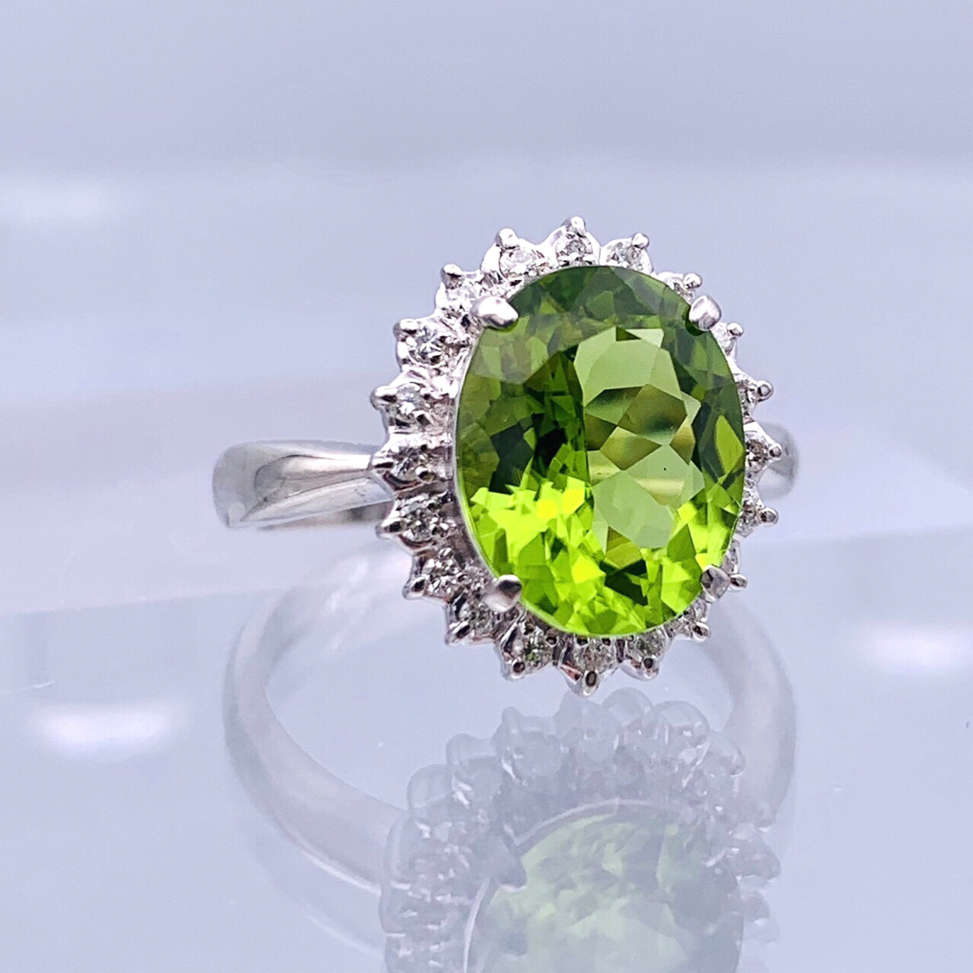 ✴︎極美品　PT900 3.23ct ペリドット 0.14ct ダイヤ リング