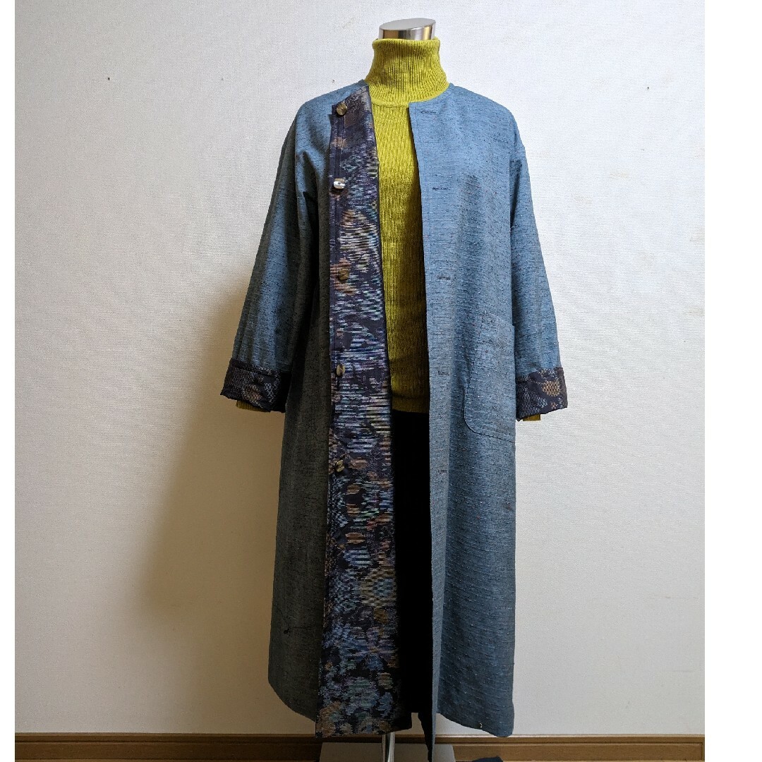 SOLD　着物リメイクリバーシブルコート　大島紬　M〜L レディースのジャケット/アウター(ロングコート)の商品写真