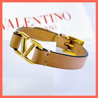 ヴァレンティノガラヴァーニ(valentino garavani)のヴァレンティノ ブレスレット Vロゴ レザー ゴールドカラー バングル(ブレスレット/バングル)