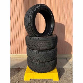 ブリヂストン(BRIDGESTONE)の良品　国産　2021年製　スタッドレス　215/50R17 4本　ハイエース(タイヤ)