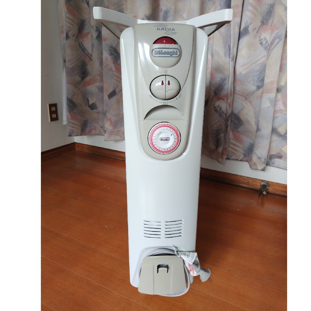 DeLonghi デロンギ RADIA すごい R031015EF オイルヒーター中古 DeLonghi デロンギ RADIA すごい R031015EF オイルヒーター中古