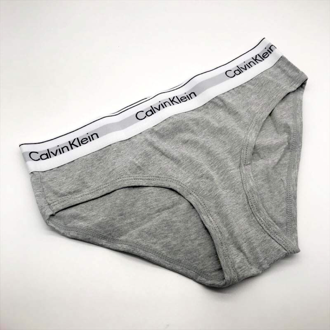 Calvin Klein(カルバンクライン)のカルバンクライン　上下セット　ワンショルダーブラレット&ショーツ　灰　下着　S レディースの下着/アンダーウェア(ブラ&ショーツセット)の商品写真