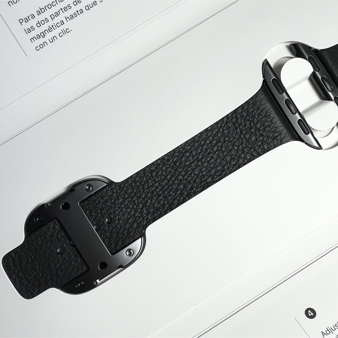 Apple Watch(アップルウォッチ)のアップル純正 アップルウォッチバンド モダンバックル 40mm L ブラック メンズの時計(レザーベルト)の商品写真