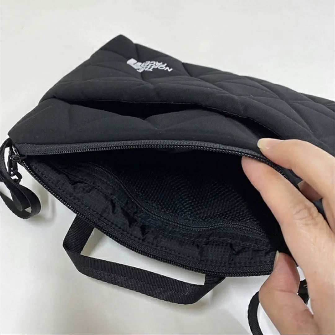 THE NORTH FACE(ザノースフェイス)のTHE NORTH FACE Geoface Pouch 新品未使用 メンズのバッグ(トートバッグ)の商品写真