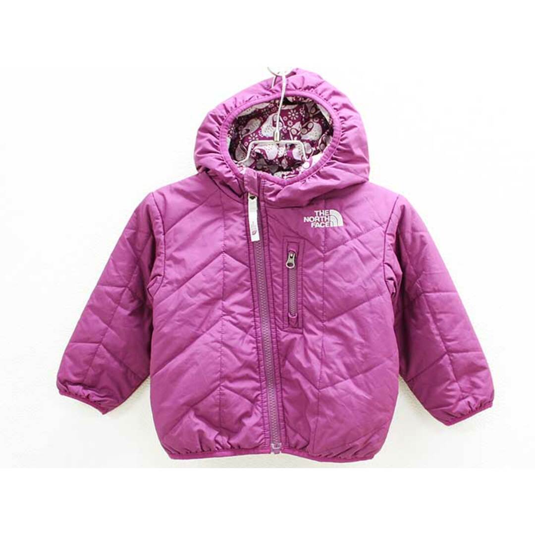 THE NORTH FACE(ザノースフェイス)の♪ザ・ノースフェイス/THE NORTH FACE♪85cm 中綿ブルゾン 紫×白 リバーシブル【中古】子供服 キッズ kids ベビー服 baby 女の子 秋冬 101122 キッズ/ベビー/マタニティのベビー服(~85cm)(ジャケット/コート)の商品写真