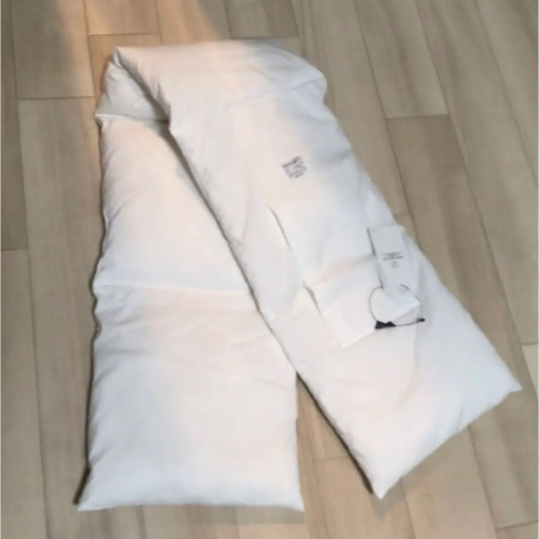 新品✨ダウンマフラー　白　ホワイト　DOWN MUFFLER  WHITE レディースのファッション小物(マフラー/ショール)の商品写真