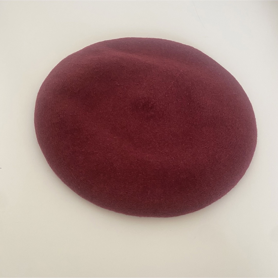 【美品】ベレー帽　赤　レッド　ボルドー　帽子　ぼうし　ハンチング レディースの帽子(ハンチング/ベレー帽)の商品写真