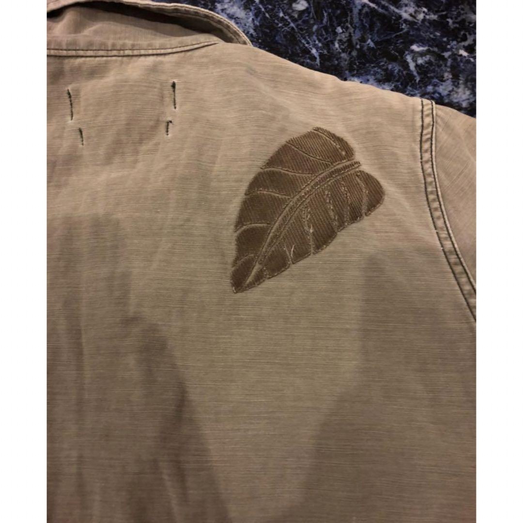 REMI RELIEF(レミレリーフ)のレミレリーフ　remi RELIEF シャツ　shirt リーフ　Leaf メンズのトップス(Tシャツ/カットソー(半袖/袖なし))の商品写真