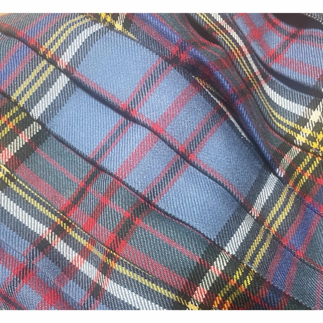 Yorkland(ヨークランド)のグレンネイビス スコットランド製 プリーツキルトスカート ロゴレザー レディースのスカート(ひざ丈スカート)の商品写真