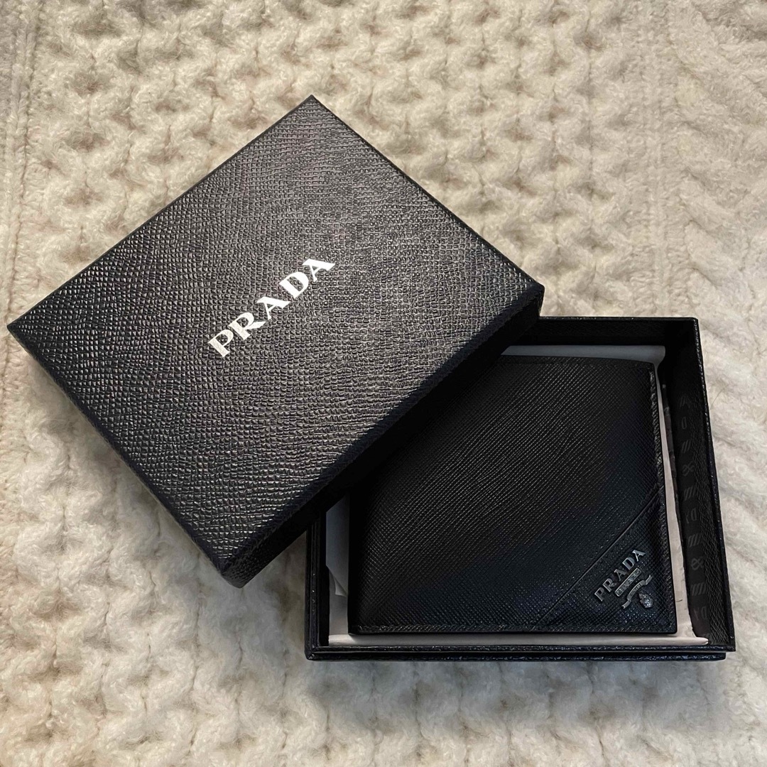 新品 PRADA プラダ 二つ折り財布 メンズ 2MO738 SAFFIANO2MO738素材