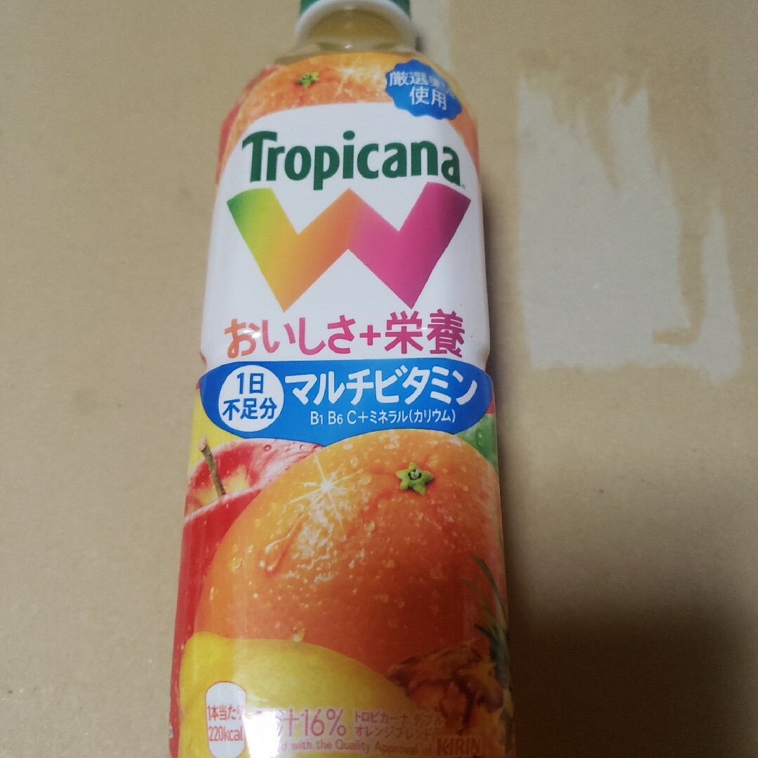 トロピカーナ Wオレンジブレンド マルチビタミン 食品/飲料/酒の飲料(ソフトドリンク)の商品写真