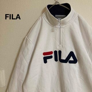 フィラ(FILA)のFILAフィラ刺繍ワッペンデカロゴハーフジッププルオーバースウェットトレーナー白(スウェット)