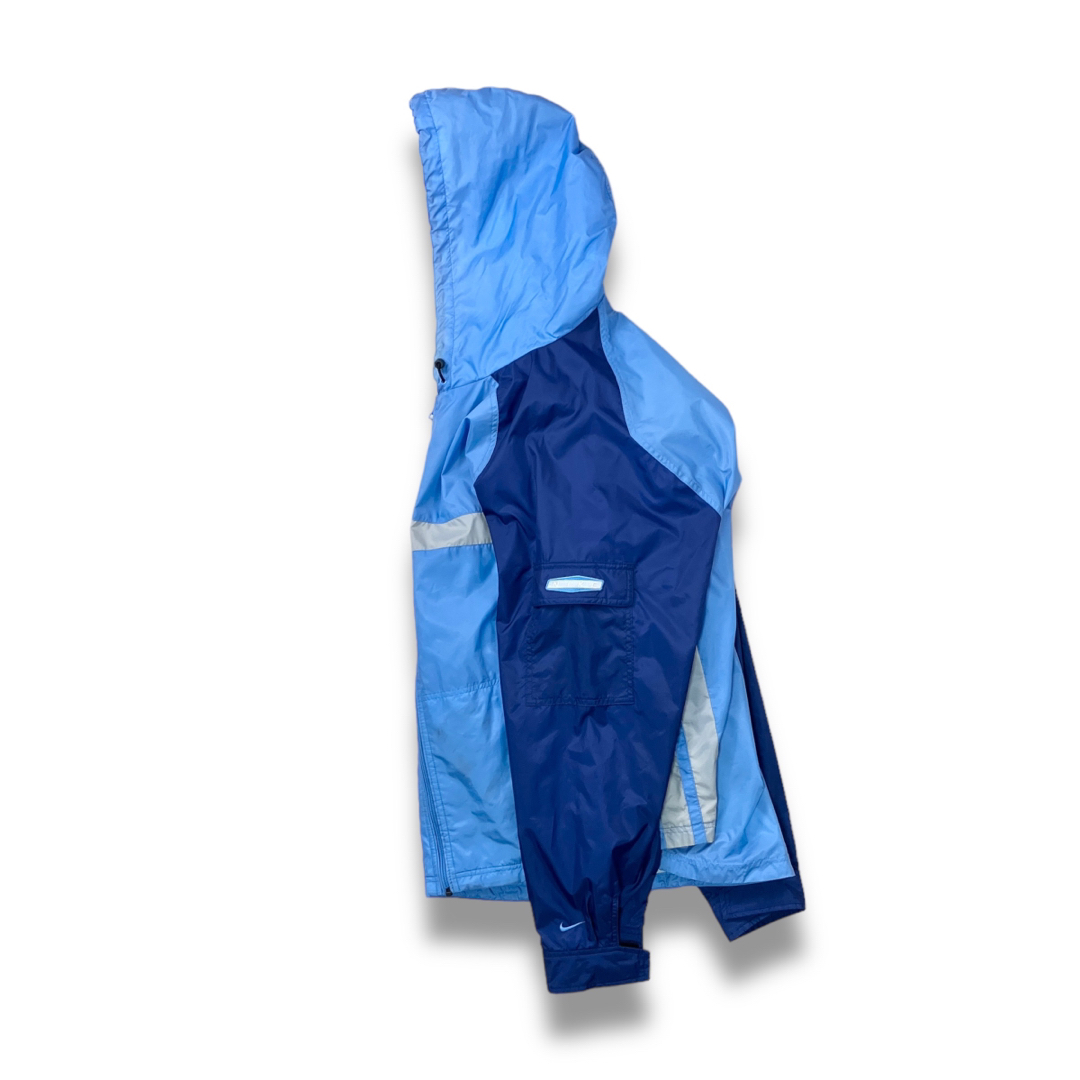 NIKE(ナイキ)の90s NIKE ナイキ ヴィンテージフーデッドナイロンジャケット ブルー ギア メンズのジャケット/アウター(ナイロンジャケット)の商品写真
