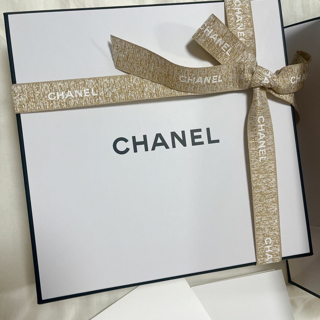 CHANEL(シャネル)のCHANEL シャネル 限定　クリスマス　コフレ　ホリデー コスメ/美容のキット/セット(コフレ/メイクアップセット)の商品写真