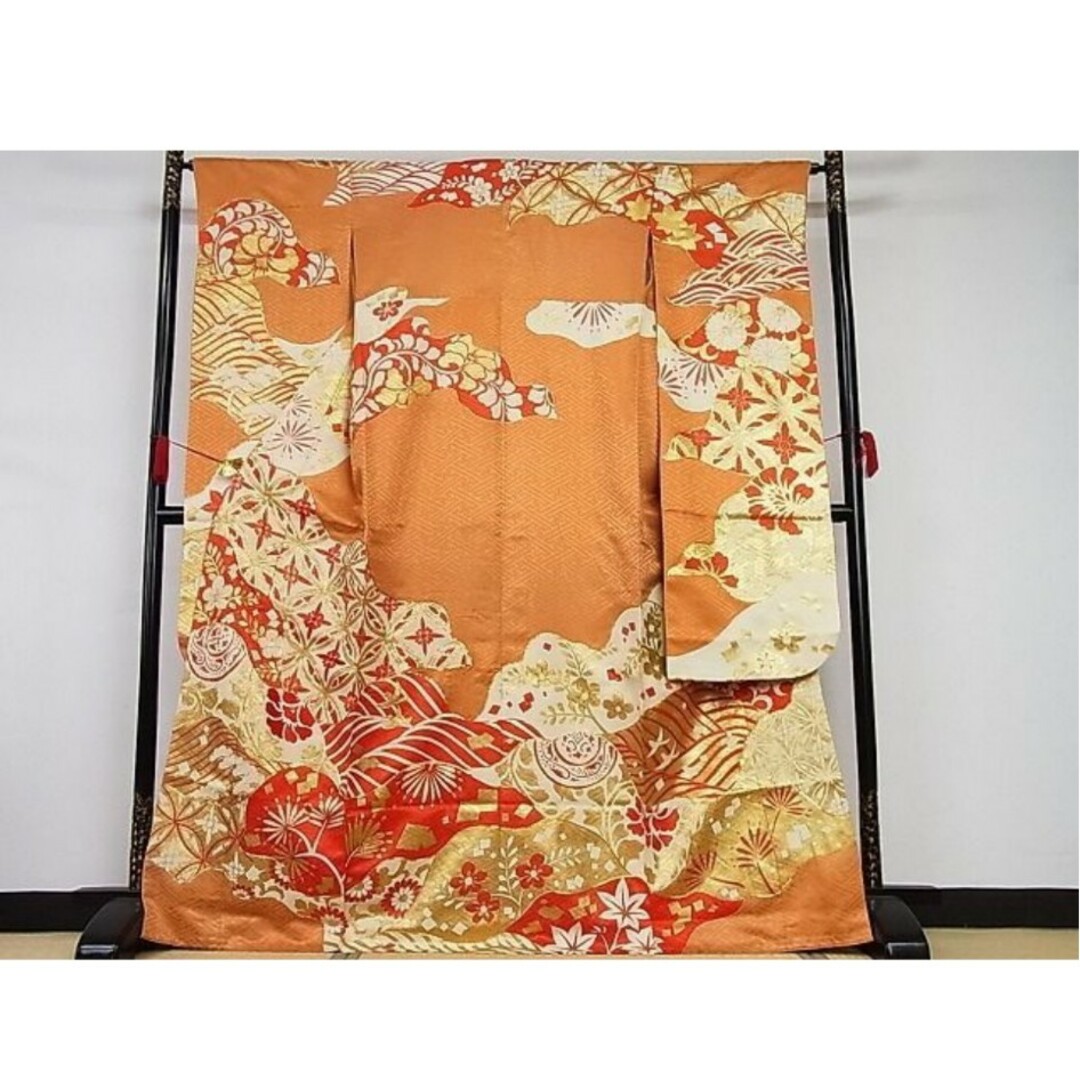 豪華な振袖 オレンジ  正絹 駒刺繍 吉祥文 金彩 着丈167cm レディースの水着/浴衣(振袖)の商品写真