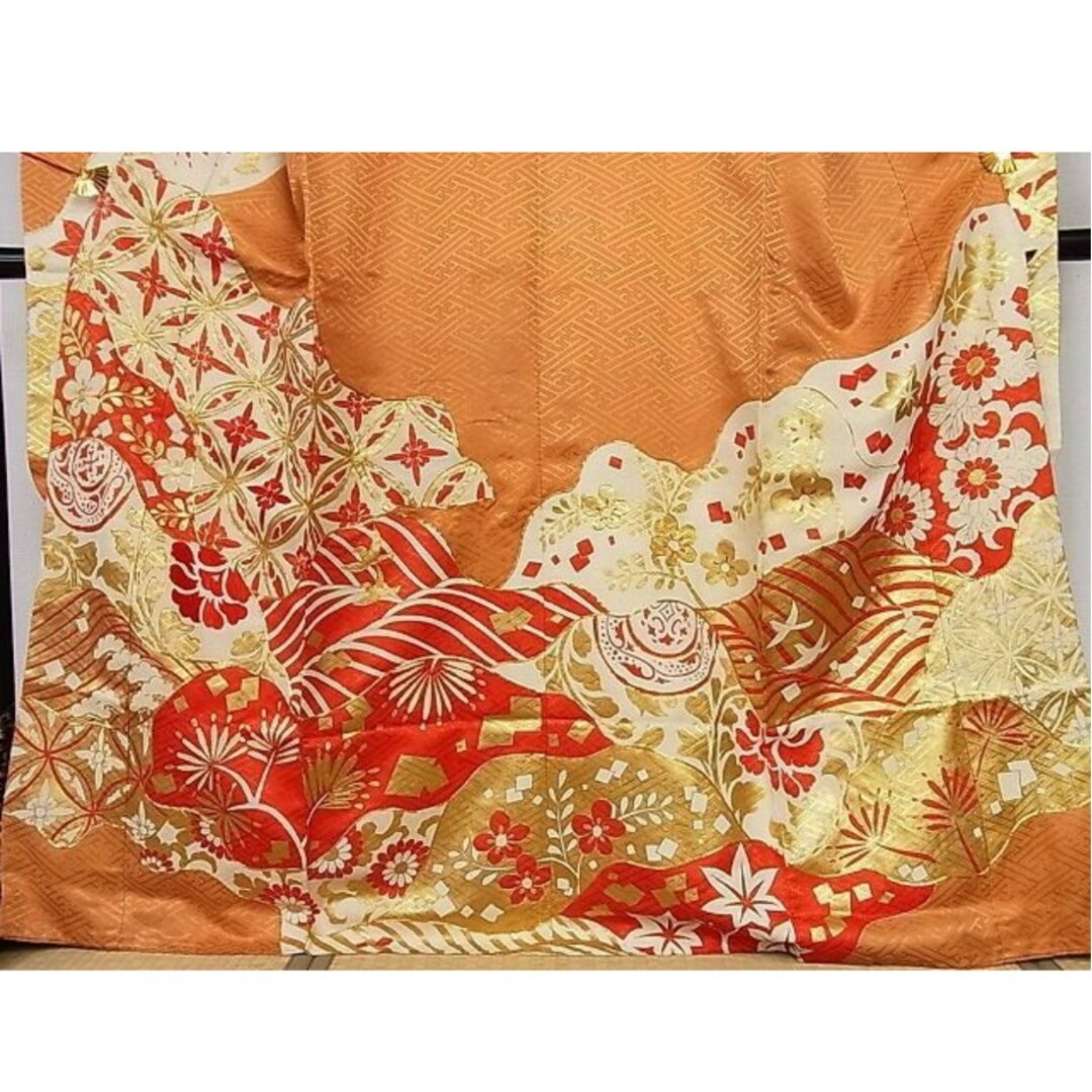 豪華な振袖 オレンジ  正絹 駒刺繍 吉祥文 金彩 着丈167cm レディースの水着/浴衣(振袖)の商品写真