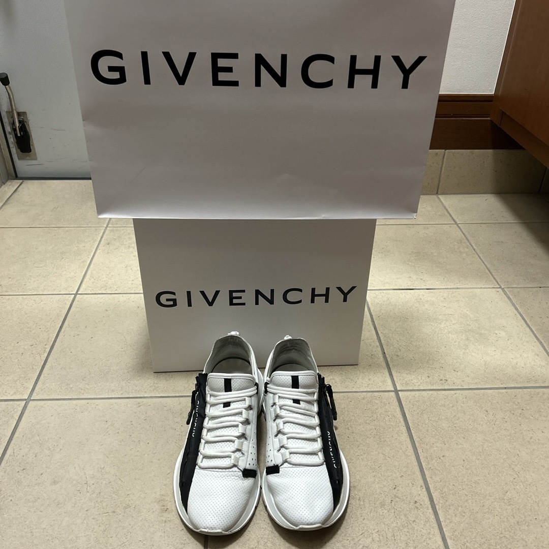 GIVENCHY(ジバンシィ)のGIVENCHY ジバンシィSPECTRE RUNNER ZIP SNEAKER メンズの靴/シューズ(スニーカー)の商品写真