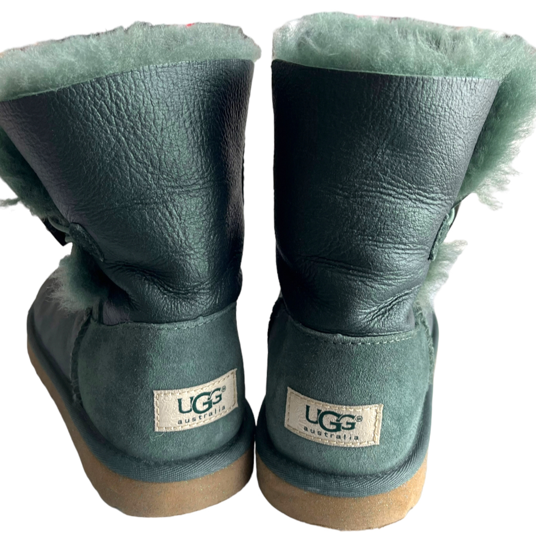 UGG AUSTRALIA(アグオーストラリア)の綺麗　UGG アグ ムートン ブーツ　ベイリーボウ　グリーン　ラメ　23cm レディースの靴/シューズ(ブーツ)の商品写真