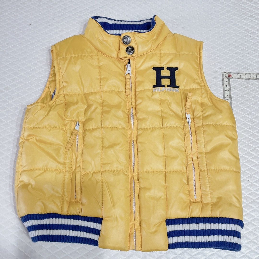 TOMMY HILFIGER(トミーヒルフィガー)の美品　Tommy HILFIGER キッズ　ダウンベスト　110 キッズ/ベビー/マタニティのキッズ服男の子用(90cm~)(ジャケット/上着)の商品写真