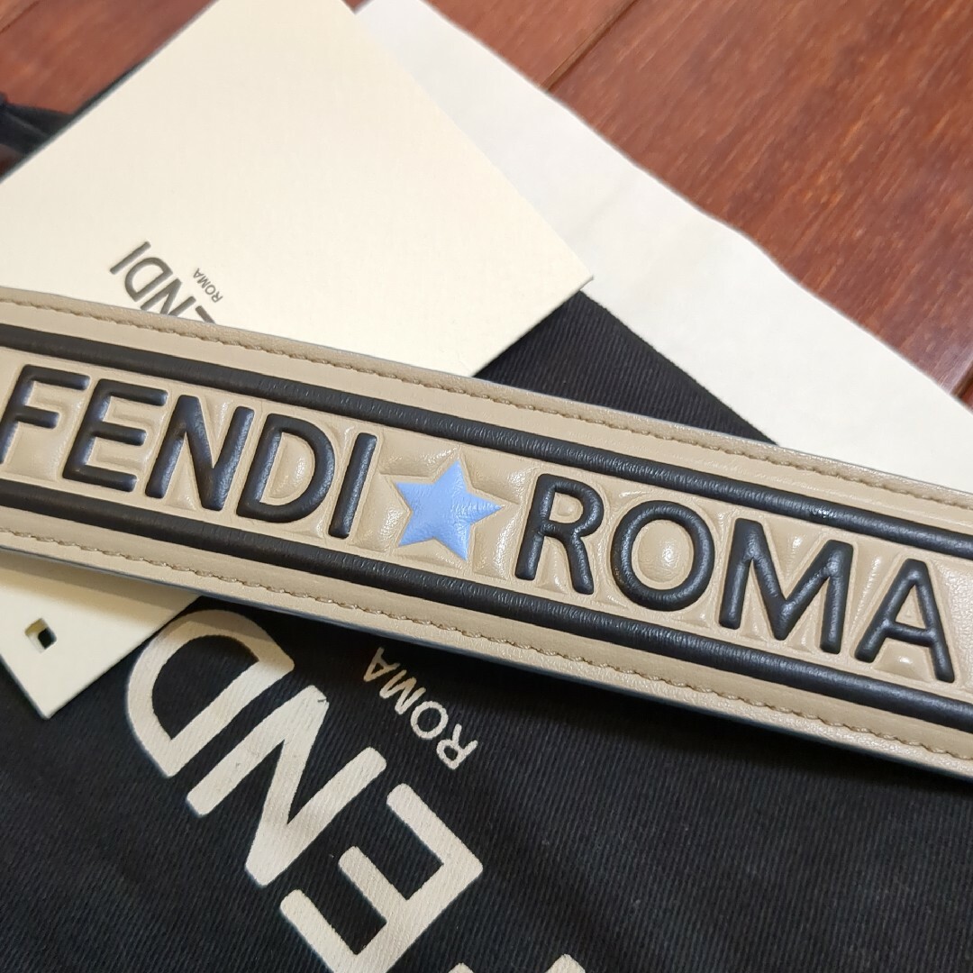 FENDI(フェンディ)のるん様専用です★FENDI　ストラップユー レディースのバッグ(ショルダーバッグ)の商品写真