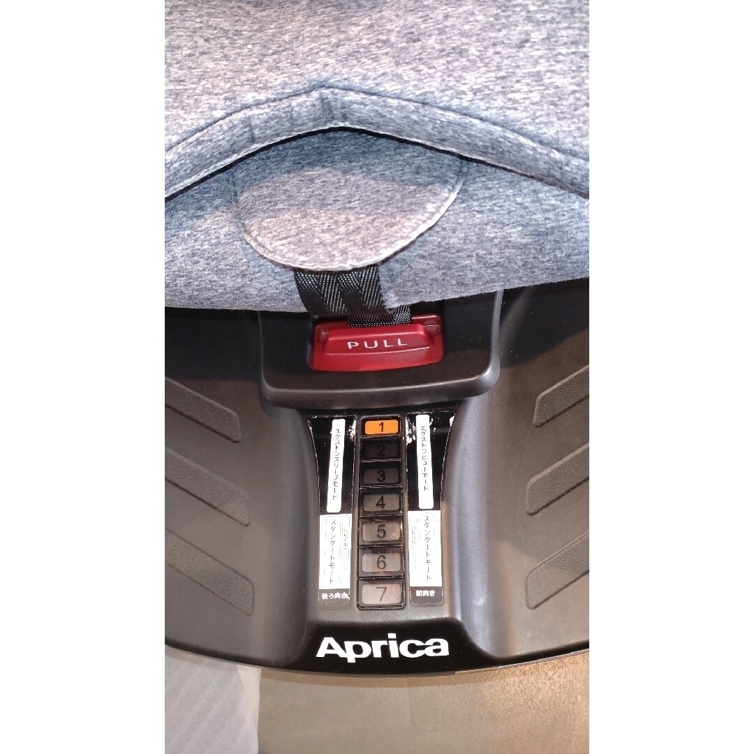 Aprica(アップリカ)のクルリラ　アップリカ　isofix ベルト式　チャイルドシート キッズ/ベビー/マタニティの外出/移動用品(自動車用チャイルドシート本体)の商品写真