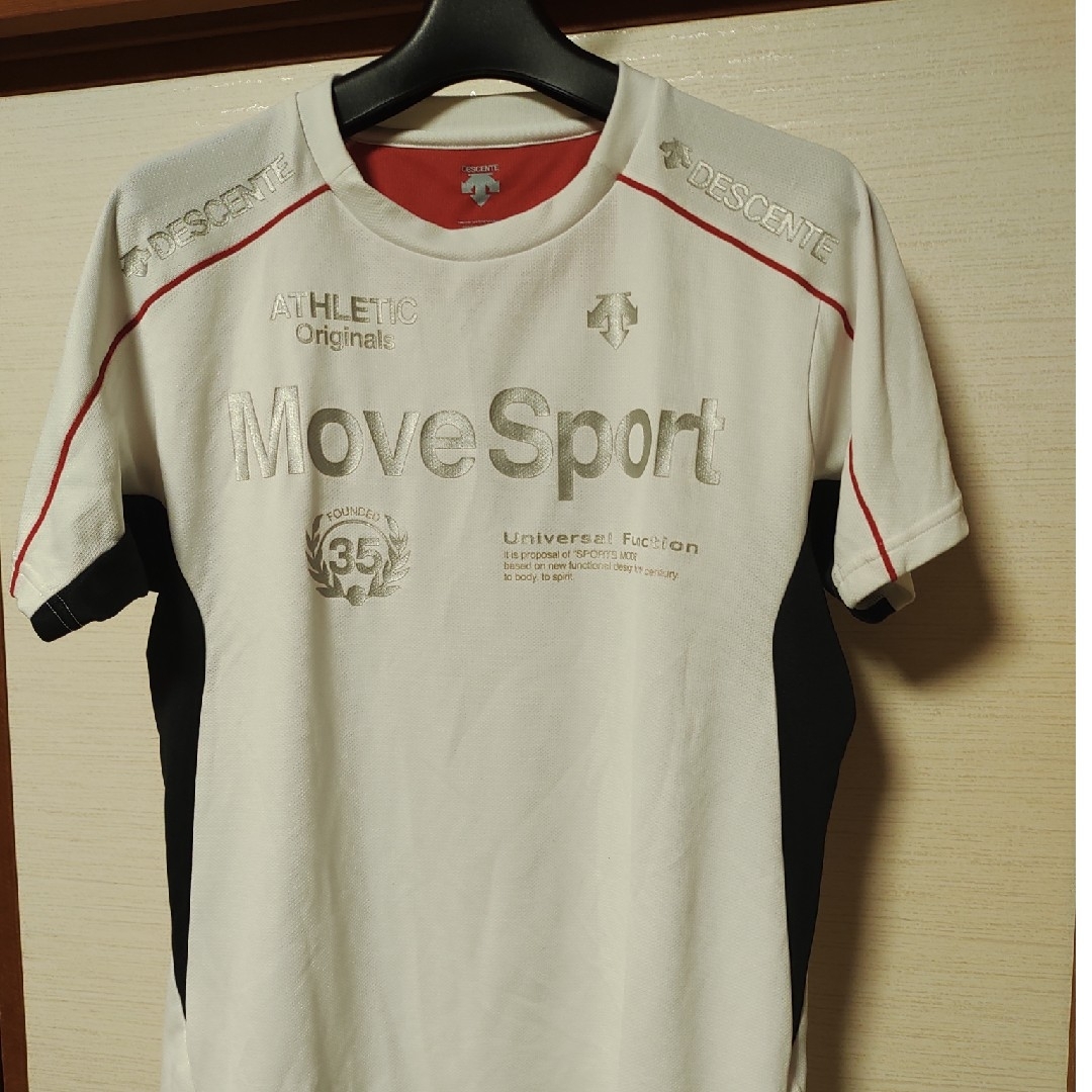 DESCENTE(デサント)のデサント MOVE SPORT  メンズ tシャツ  L スポーツ/アウトドアのランニング(ウェア)の商品写真