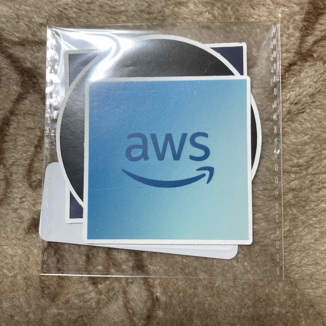 Amazon(アマゾン)のAWS ステッカー　3種 エンタメ/ホビーのコレクション(ノベルティグッズ)の商品写真