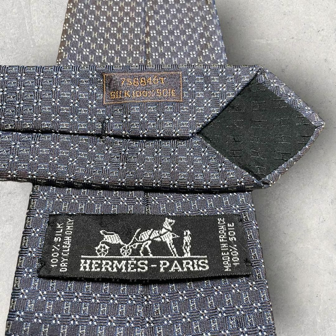 Hermes(エルメス)の美品 HERMES エルメス ジャガード H柄 玉虫 ネクタイ ネイビー メンズのファッション小物(ネクタイ)の商品写真