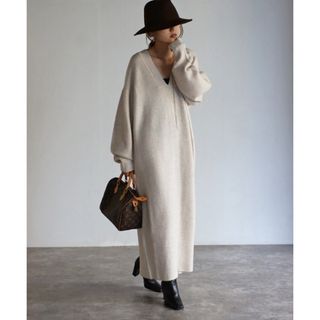 Bonjour sagan ディープVネックニットワンピース アイボリー(ロングワンピース/マキシワンピース)