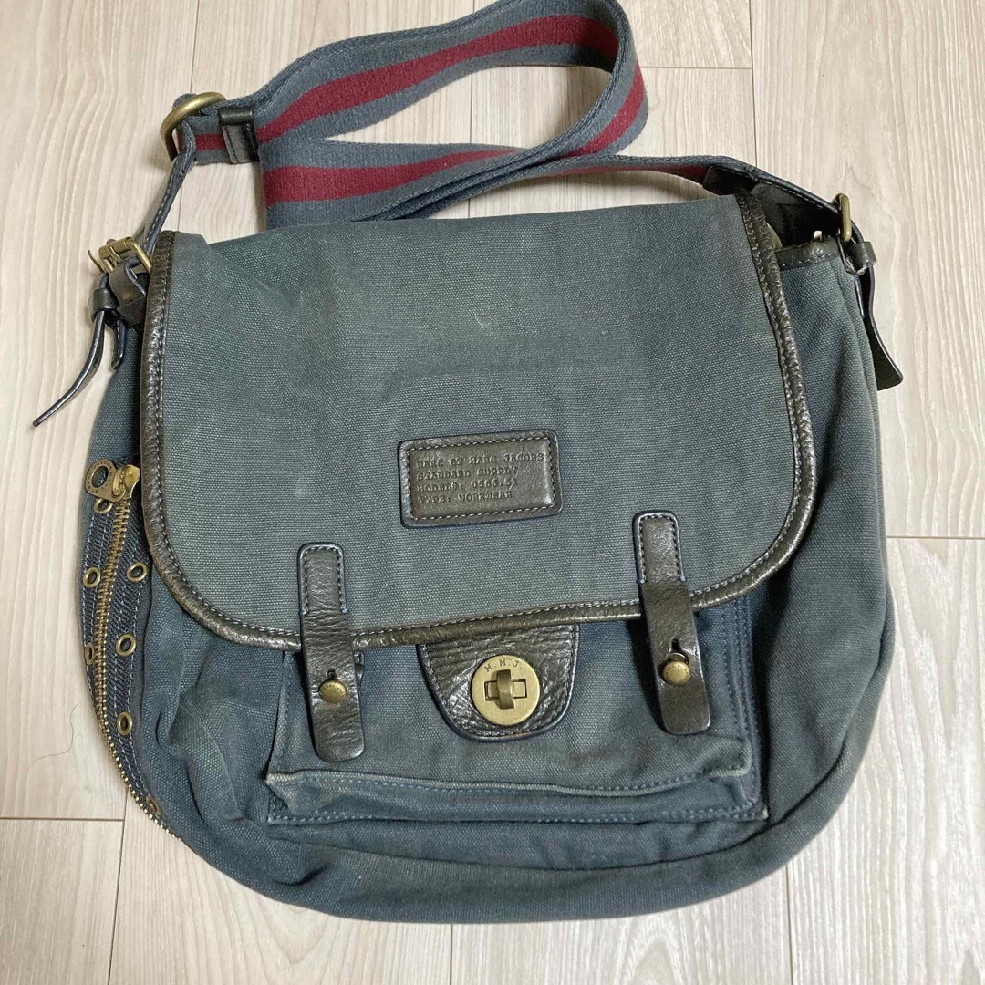 MARC BY MARC JACOBS(マークバイマークジェイコブス)のマークジェイコブス　0566.51 クロスボディ　ショルダー レディースのバッグ(ショルダーバッグ)の商品写真