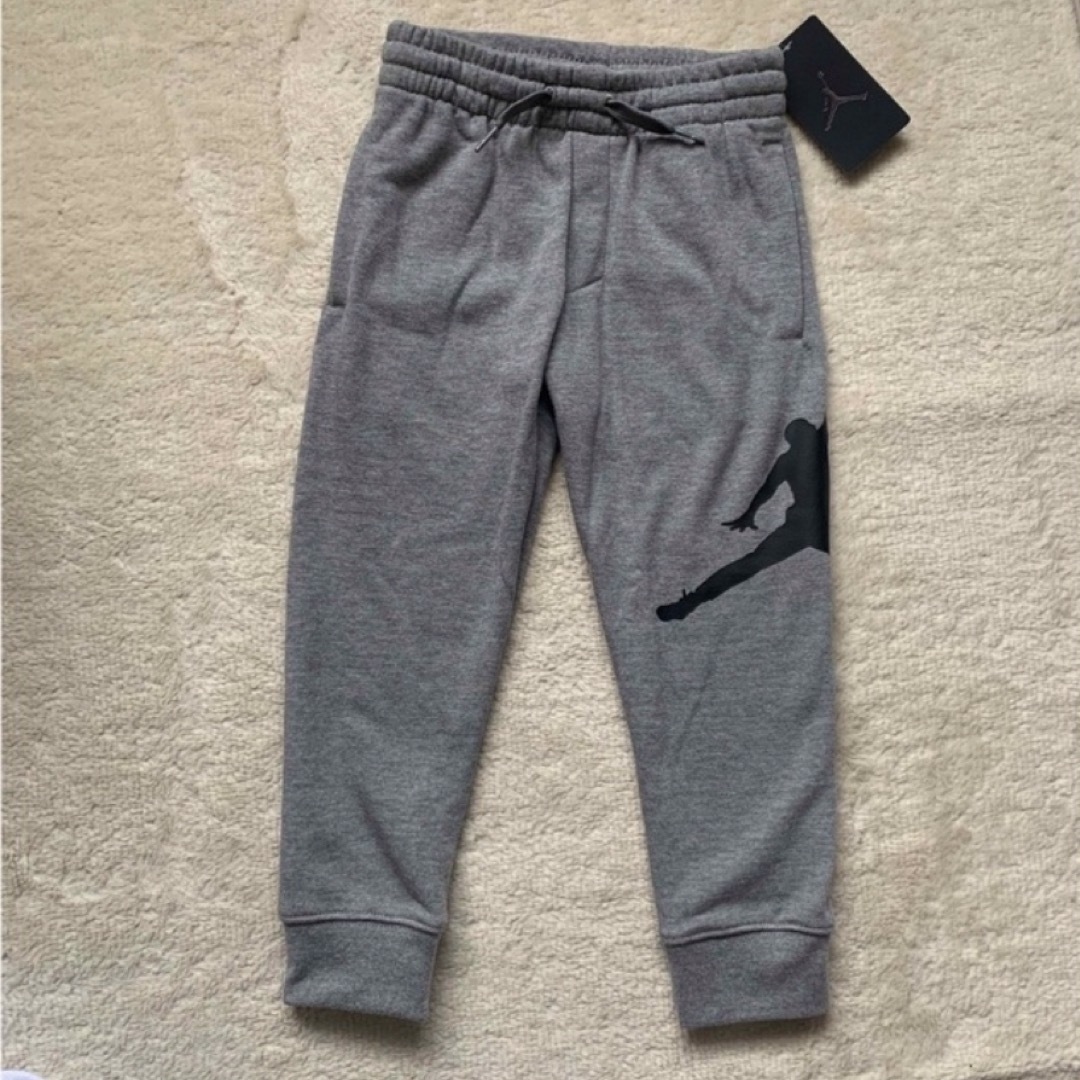 NIKE(ナイキ)のナイキ　ジョーダン　ロングパンツ スウェットパンツ キッズ　115  キッズ/ベビー/マタニティのキッズ服男の子用(90cm~)(パンツ/スパッツ)の商品写真