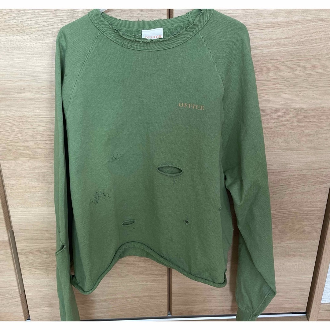 holiday(ホリデイ)の今期完売　OFFICE DAMAGE SWEAT  holiday スウェット レディースのトップス(トレーナー/スウェット)の商品写真