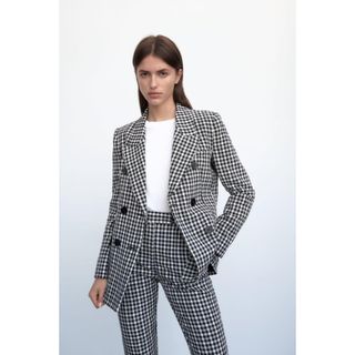 ザラ(ZARA)の【美品】ZARA ザラ　ギンガムチェック柄　ブレザー　白黒　Lサイズ(テーラードジャケット)