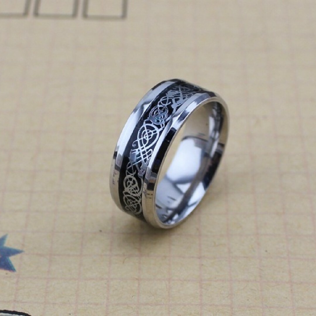 【大人気！】指輪 メンズ リング かっこいい ドラゴン 竜 龍紋 平打ち 8mm メンズのアクセサリー(リング(指輪))の商品写真