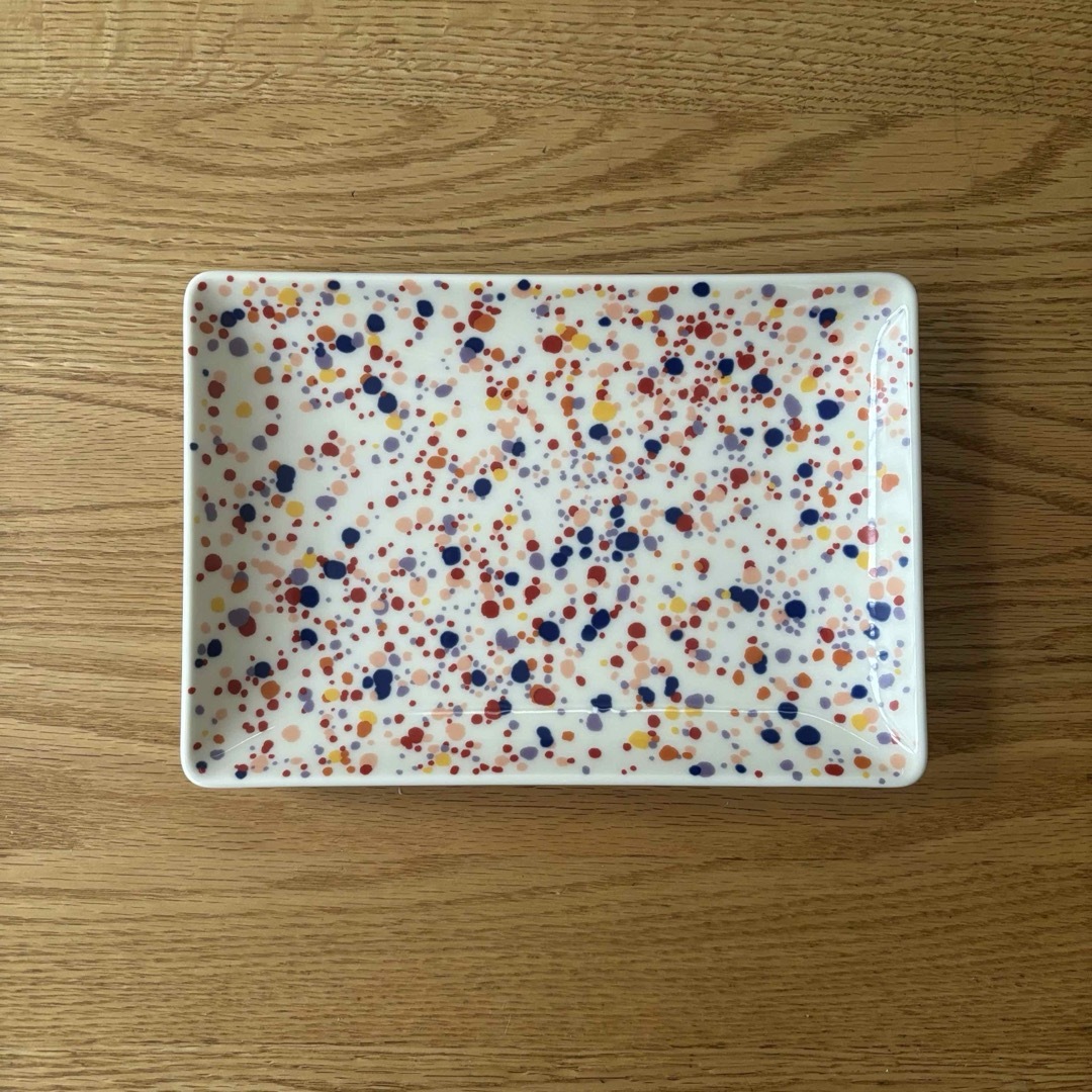 iittala(イッタラ)のイッタラ☆オイバ☆トイッカ☆ヘレ☆A5プレート☆15×21cm☆アメジスト インテリア/住まい/日用品のキッチン/食器(食器)の商品写真