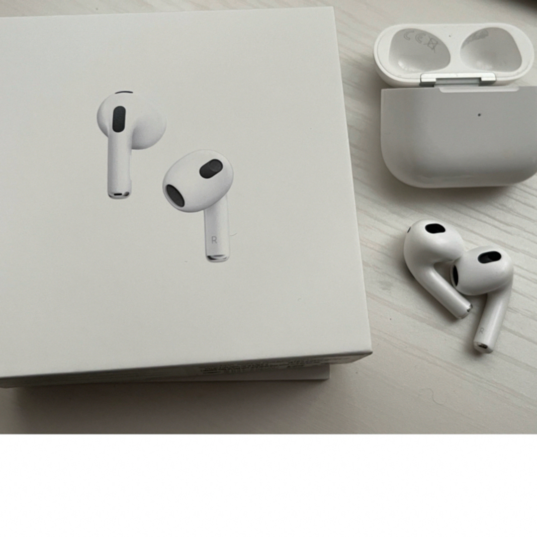 スマホ家電カメラアップル Lightning充電ケース付き AirPods 第3世代