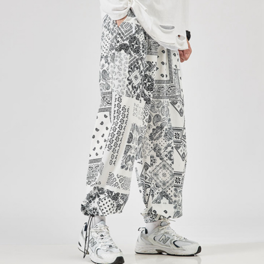 ワイド シルエット ペイズリー ダンス 衣装 カーゴ パンツ ホワイト　Lサイズ レディースのパンツ(カジュアルパンツ)の商品写真