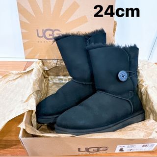 アグ(UGG)の【美品】UGG BAILEY BUTTON 24cm ムートンブーツ (ブーツ)