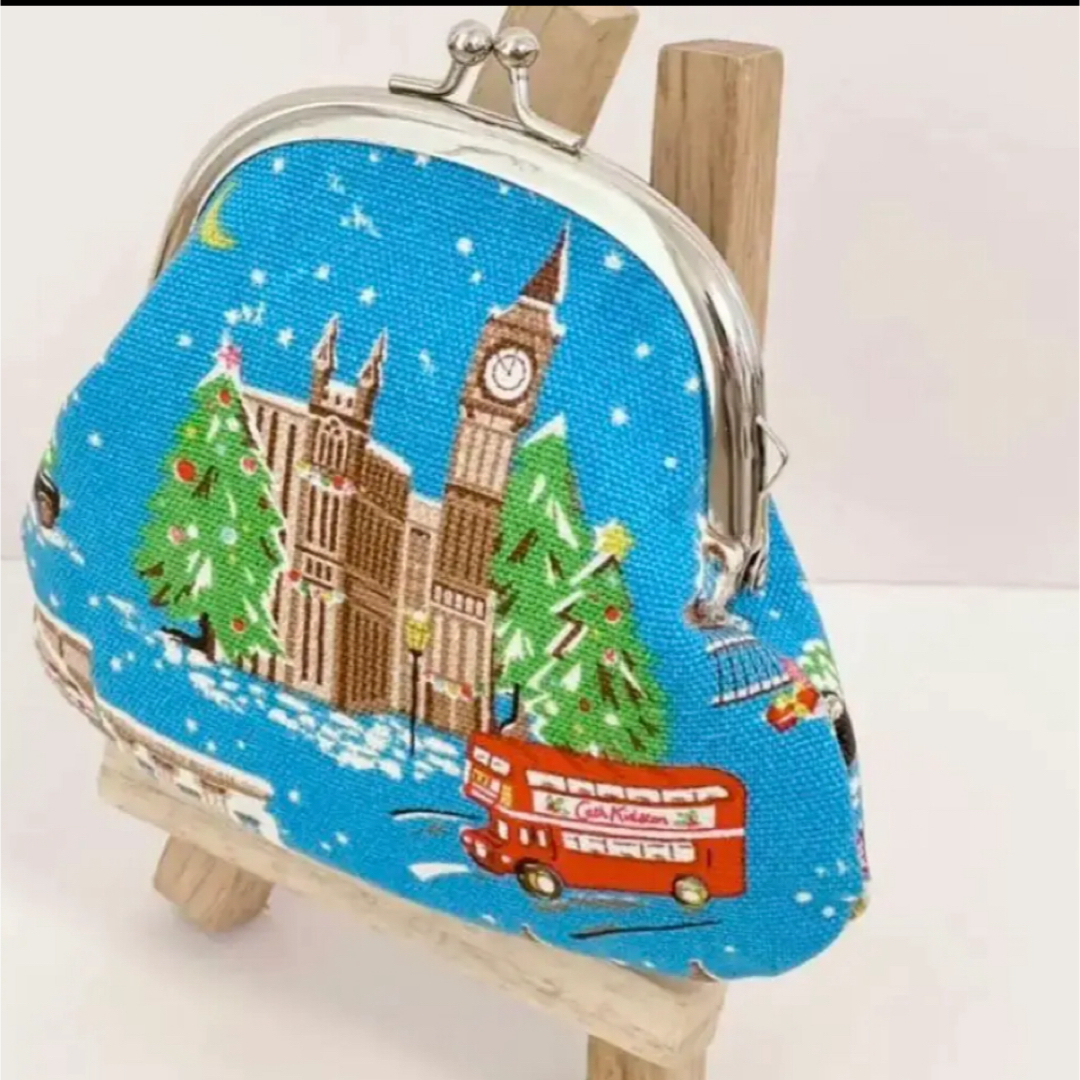 Cath Kidston(キャスキッドソン)のキャスキッドソン　ハンドメイド　ロンドンシーン　クリスマス柄　がま口財布 ハンドメイドのファッション小物(財布)の商品写真